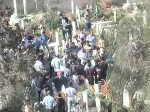 فري برس ريف دمشق معضمية الشام وداع الشهيد احمد محمد معتوق 13 04 2012 Damascus