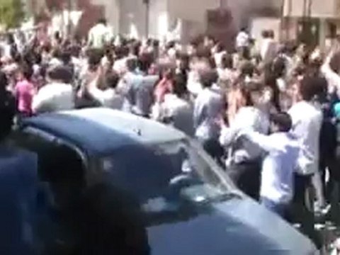 فري برس حلب الاتارب المحتله مظاهره جمعه الثورة لكل السورين رغم الحصار 13 4 2012 ج3 Aleppo