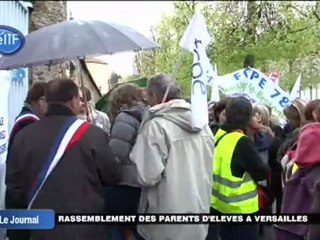 Rassemblement de parents d’élèves à Versailles