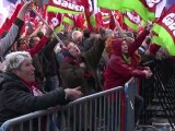 Neo-communist firebrand ignites French election campaign