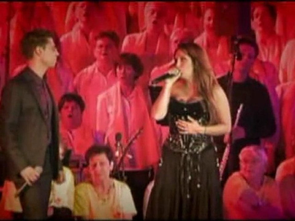 Vivo per lei - Hélène Ségara et Guillaume Gosley (Spectacle 2011 - Extrait du film officiel)