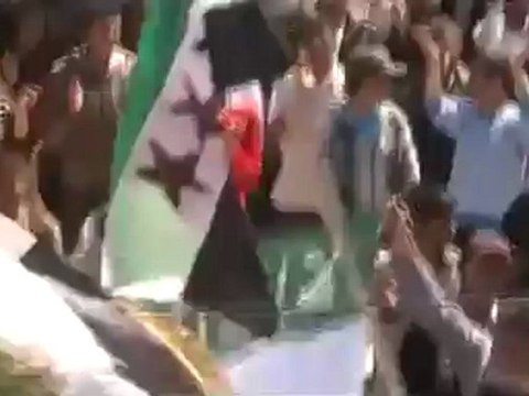 فري برس جمعة ثورة لكل السورين ادلب ريف معرة النعمان الشرقي قرية معرشمارين نصرة للمناطق المنكوبة ووفاء للشهداء 13 3 2012 ‫‫‬ ج2 Idlib