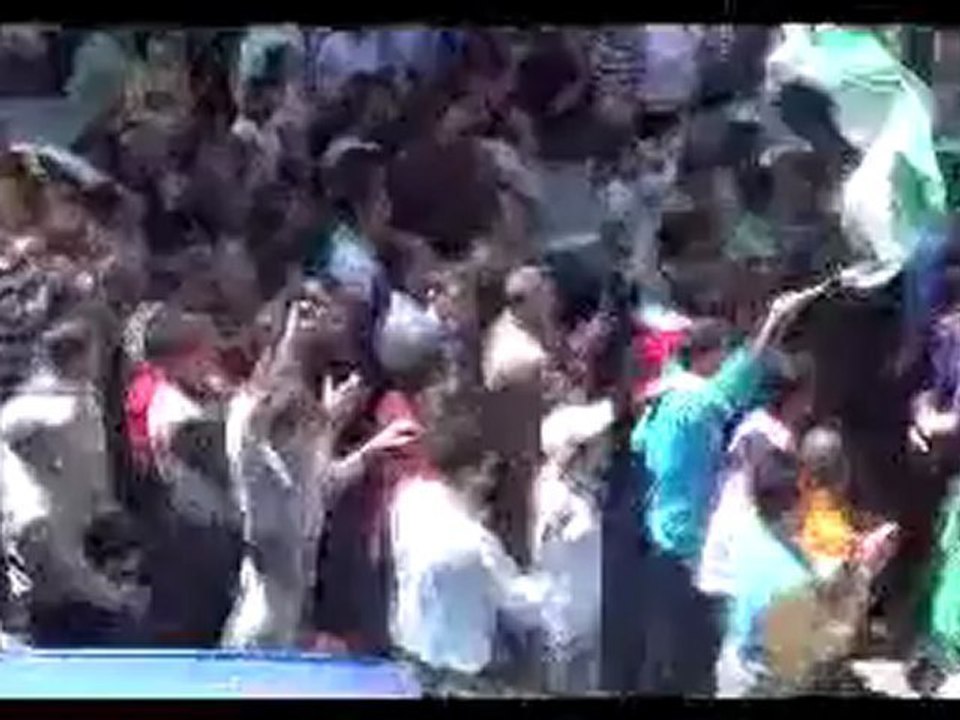 فري برس حمص حي الملعب البلدي جمعة ثورة لكل السوريين 13 4 2012 ج1 Homs
