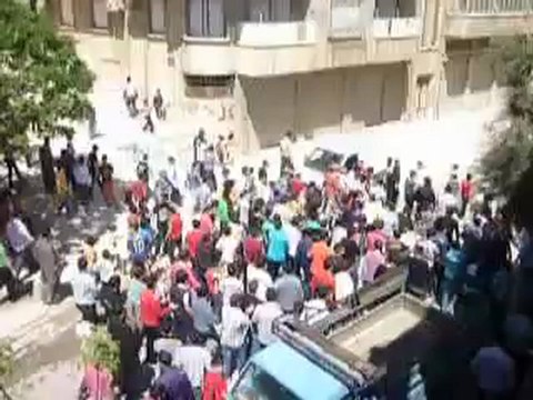 فري برس حمـــاة المحتلة حي البيــاض جمعة ثورة لكل السورين 13 4 2012 Hama