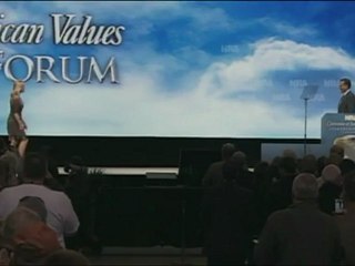 Romney diz que Obama violou Constituição