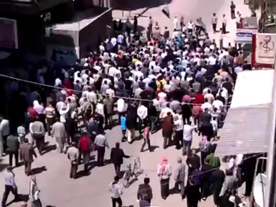 فري برس ريف دمشق دوما مظاهرة مسجد البغدادي دقة عالية 13 4 2012 Damascus