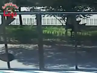 فري برس ريف دمشق خرق الهدنة ودخول دبابات الأسد لأحياء دوما 13 4 2012 Damascus