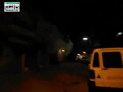 فري برس ريف دمشق حرستا إطلاق القنابل المسيلة للدموع على المتظاهرين في مسائية جامع الزهراء 13 4 2012 Damascus