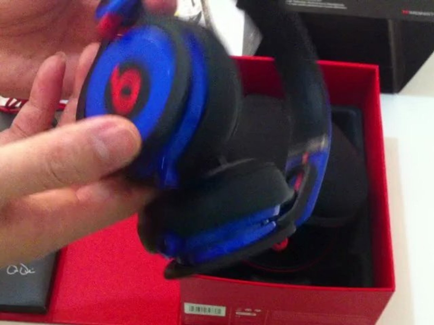 Beats by Dr. Dre Mixr David Guetta Edition (Blue) unboxing - video  Dailymotion