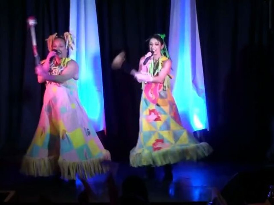 Elles font tourner les Serviettes - Les Soeurs Pilères - Les Guinch' Pépettes