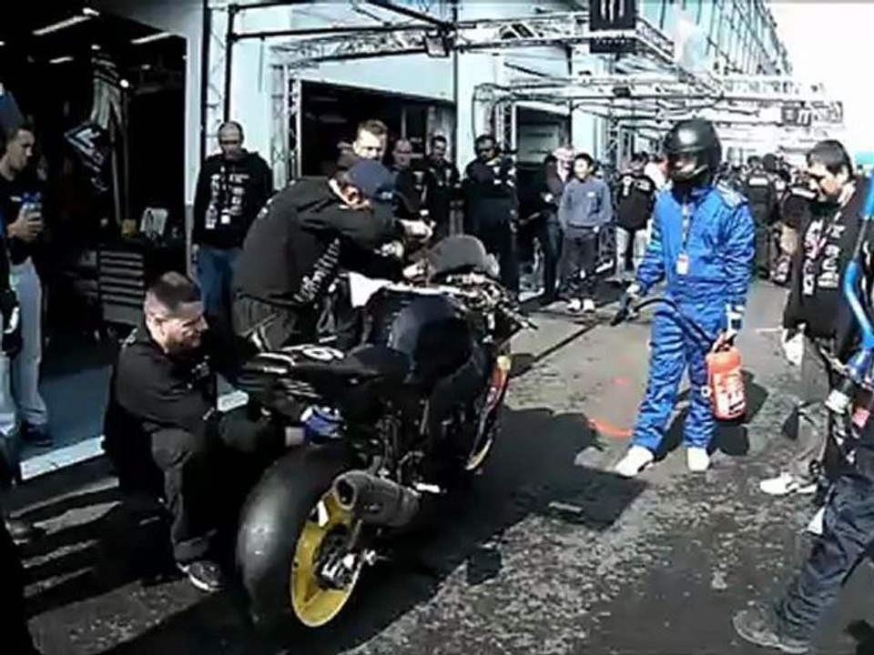 ravitaillement du team Flembbo au bol d'or 2012