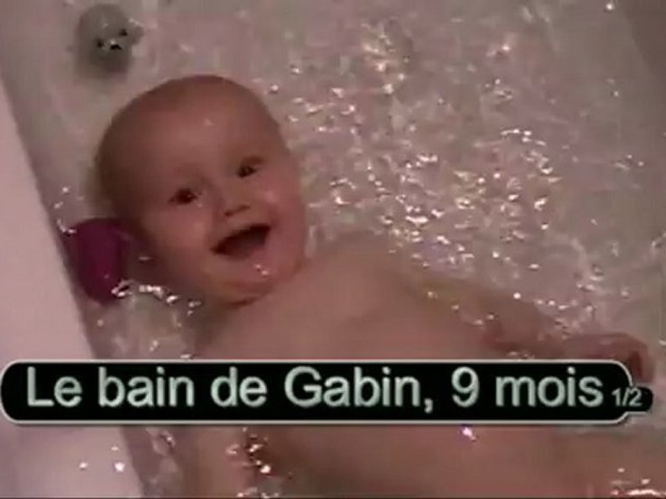Gabin dans son bain