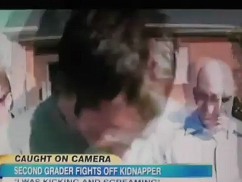 7 year old girl fights off kidnapper in Walmart