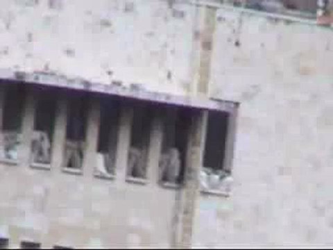 فري برس حماه المحتلة فيديو متاريس الاسد في القصر العدلي بالعليليات 14 4 2012 Hama