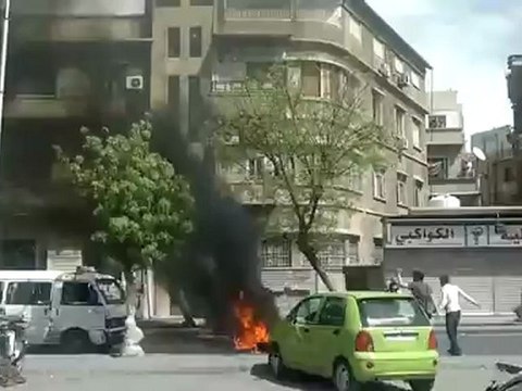 فري برس دمشق قطع طريق كورنيش الميدان 14 4 2012 Damascus