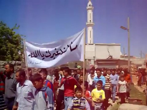 فري برس ادلب كفر يحمول مظاهرة كبيرة لثوار البلدةتطالب باسقاط السفاح السبت 14 4 2012 ج2 Idlib