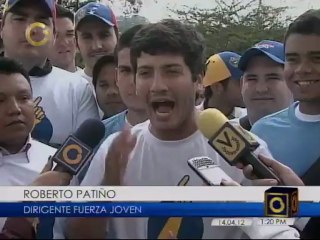Miembros de Fuerza Joven recolectan fondos para campaña presidencial de Capriles