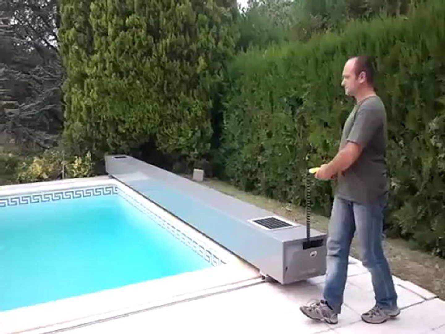 Couverture de sécurité piscine automatique - Vidéo Dailymotion