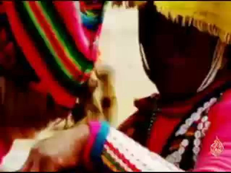 عن كثب