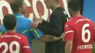 Marius Ebbers asks ref to disallow his Hand of God goal
