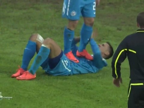 La célébration très bizarre d'Arshavin