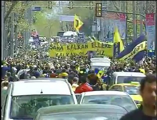Fenerbahçeli Taraftarlardan Aziz Yıldırım'a Destek Yürüyüşü