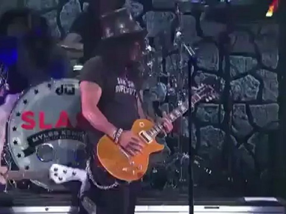 Slash Feat Alice Cooper - "School's Out" Live @ Revolver Golden Gods 2012