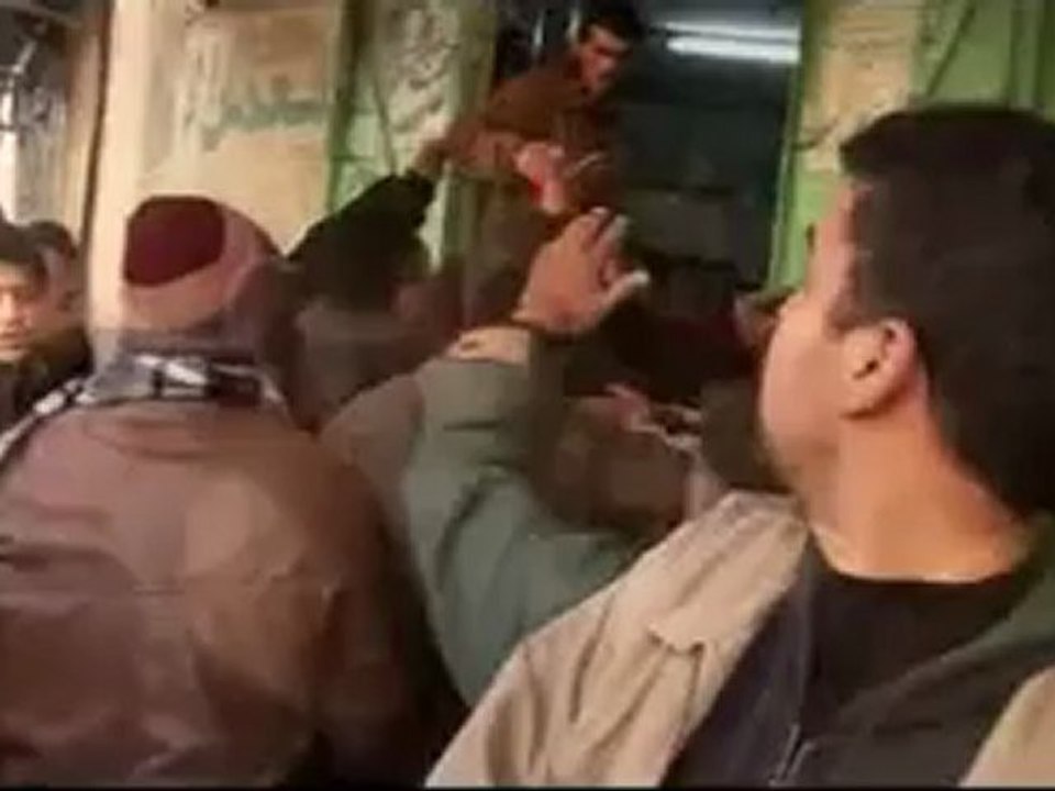 Palestinians break out from Gaza seige - 23 Jan 08