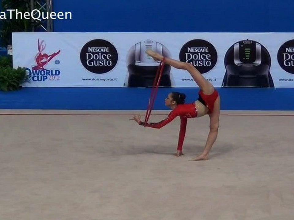 Carmen Crescenzi 2012 WC Pesaro Q hoop