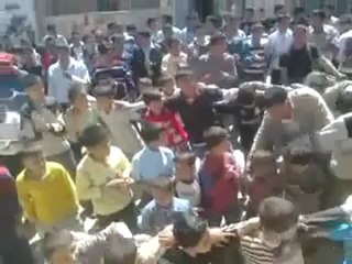فري برس إدلب  كفرعروق  مظاهرة نهارية 15 4 2012 Idlib