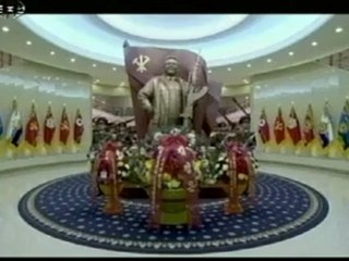 Kim Jong-un tours museum