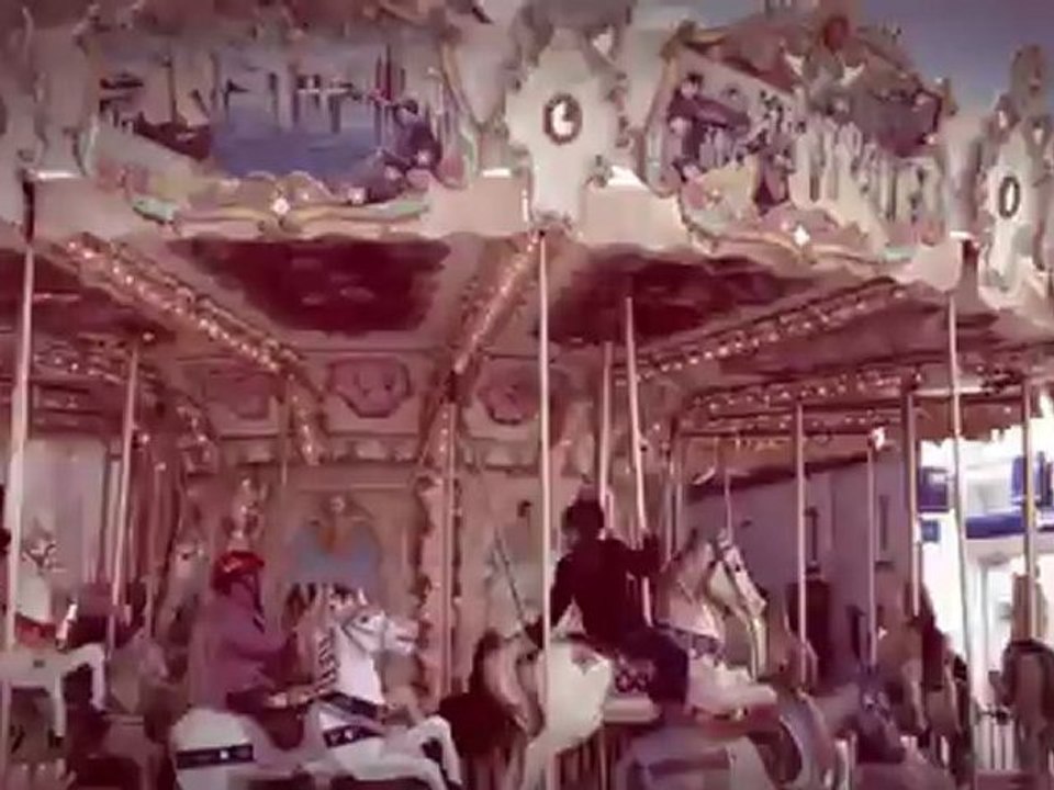 Un manège sur la place de Carquefou !