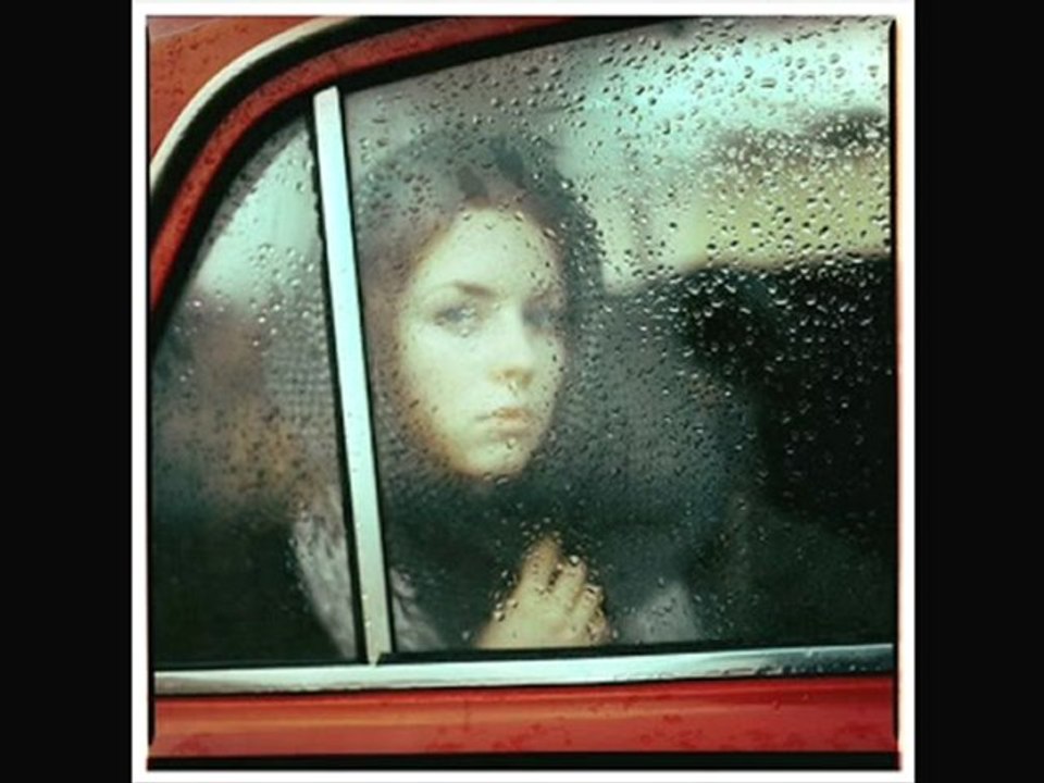 Aslı GÜNGÖR   "AŞK HER ŞEYE DEĞER"