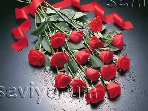 Aslı GÜNGÖR AH BU ÇALAN ŞARKIMIZ