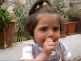 فري برس ريف حلب دارة عزة أصغر طفلة  تغني راااائعة16 4 2012 Aleppo
