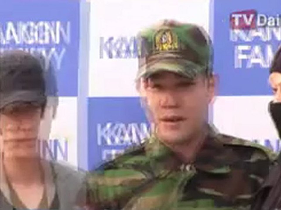 Kangin discharged from the military (leeteuk eunhuk donghae ryeowok)