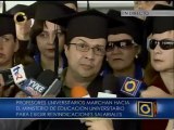 Con toga y birrete, los profesores universitarios exigen reivindicaciones salariales