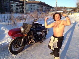 Voyage dans le temps : visite de l'usine de side-cars Ural en Sibérie
