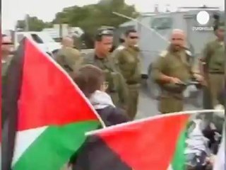 El Tsahal suspenden a un oficial que agredió a un...