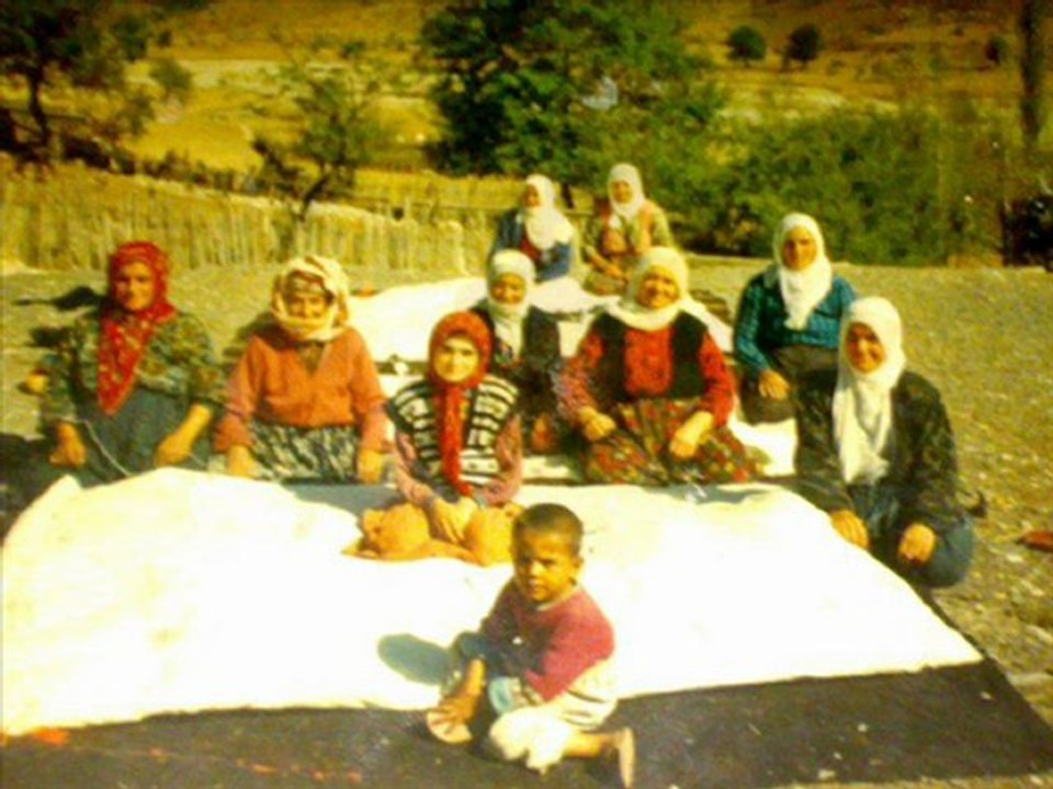 MUTLAKA   İZLE   YORUM YAP  PAYLAŞ    mustafa yolcukaya  ile  baramaza köyü  yahyalı KAYSERİ   KOLAY OLMAYACAK SİZLERİ UNUTMAK  ulupur küyü  olanlar mutlaka izleyin haFilm_0001