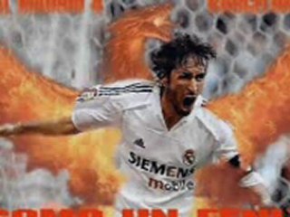 زيزو سولاري وكارلوس في لقطة للزمن ضد البايرن ٢٠٠٢