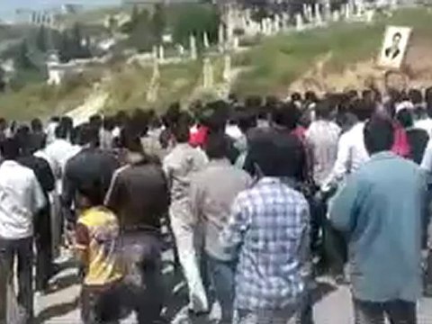 فري برس ريف حماه المحتل مظاهرة قلعة المضيق 16 4 2012 Hama