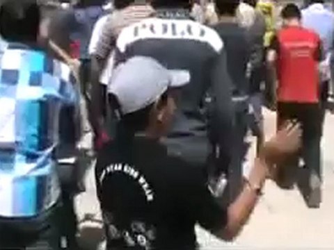 فري برس حماة المحتلةحميدية محاولة الزحف لساحة العاصي 16 4 2012 ج2 Hama