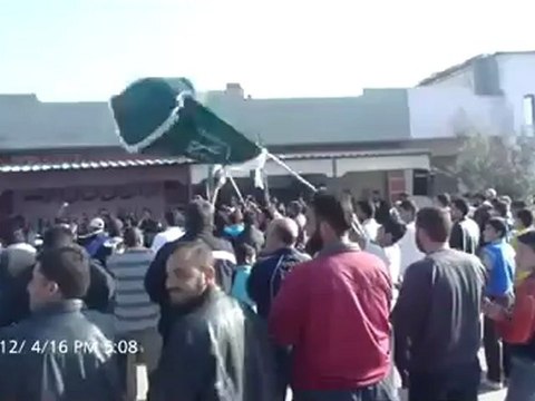 فري برس حمص رغم الحصار خروج مظاهرة في القصير16 04 2012 Homs