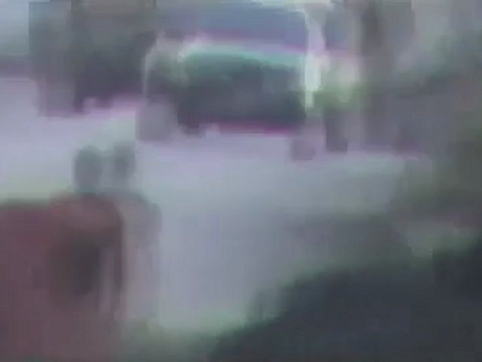 فري برس درعا خربة غزالة تعزيز الحواجز على المدخل الجنوبي 16 4 2012 Daraa