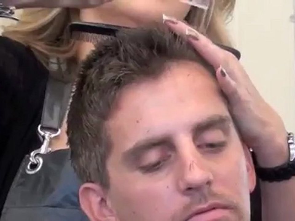 CLIPPER HAIRCUT & EYEBROW TRIM (very detailed demo) by Africa Martinez - YouTube