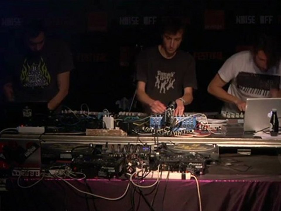 We are not brothers-  Noise off festival OFFLINE 29 de Marzo -  Sala But