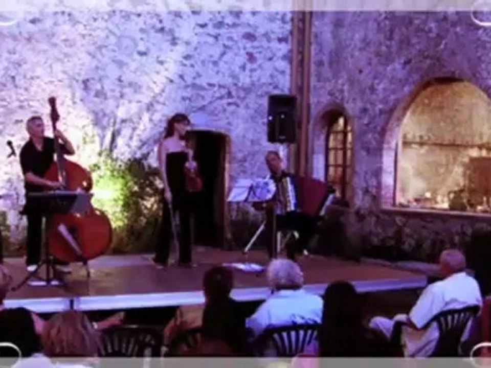 quartet- quintet strolling