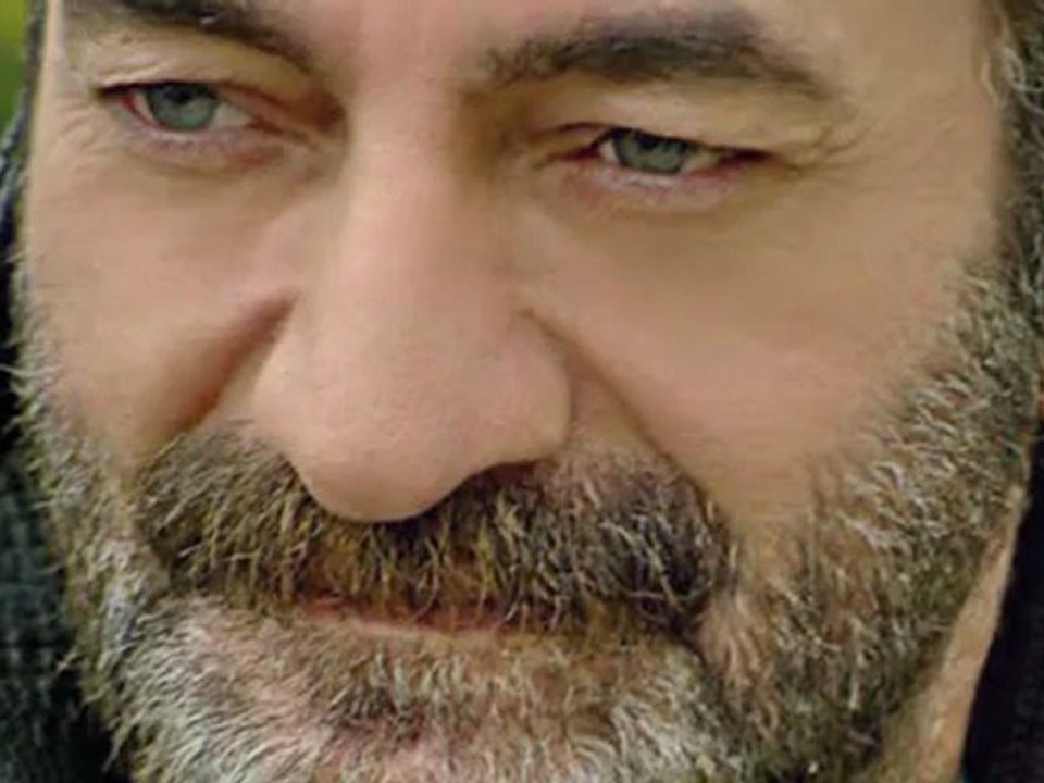 Yusuf HAYALOĞLU   " BİR İNTİHAR GİBİ"