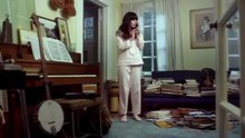 Zooey Deschanel iPhone 4S - Siri commercial